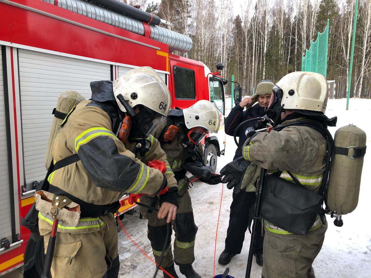 Картинка пожарные на учениях